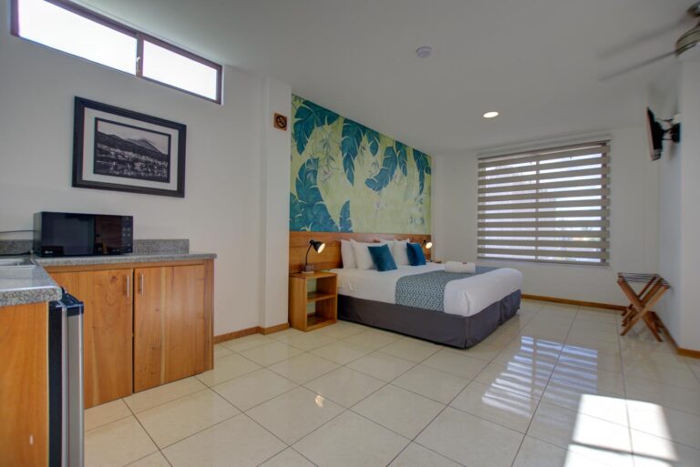 Plaza Luna Suites Hotel