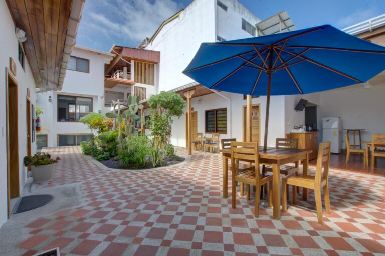 Plaza Luna Suites Hotel